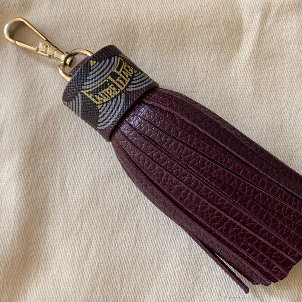 - Faure lePage Tassell/key Holder - Pristine